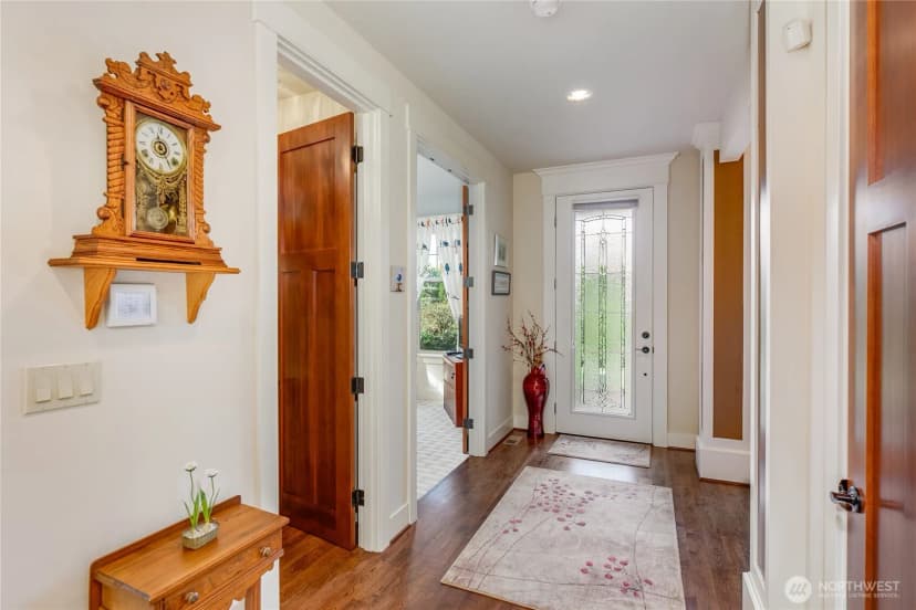 Property photo for 1028 10th Street, Mukilteo photo 3