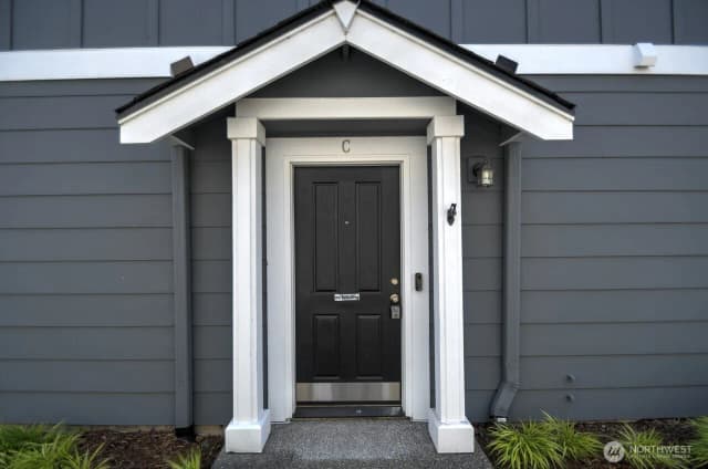 Property photo for 6007 Illinois Lane Se #c, Lacey photo 2