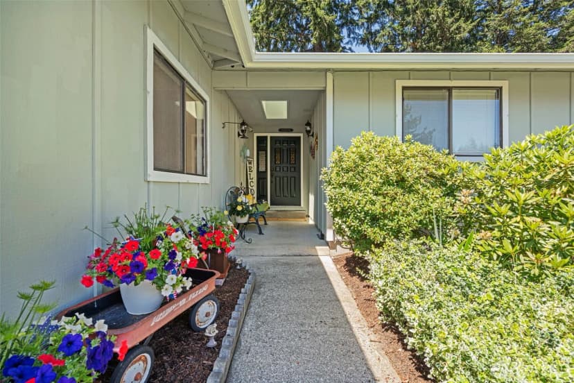 Property photo for 9138 Skokomish Way Ne, Olympia photo 3