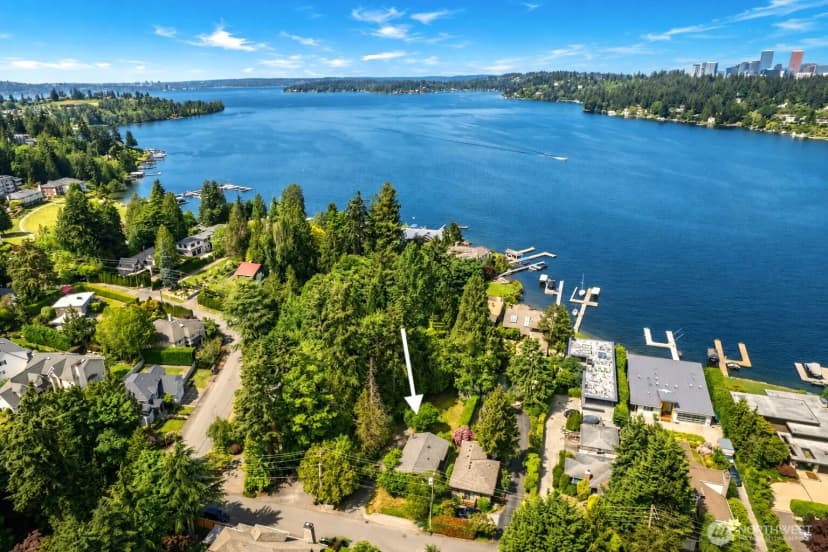 Property photo for 9412 Se 33rd Street, Mercer Island