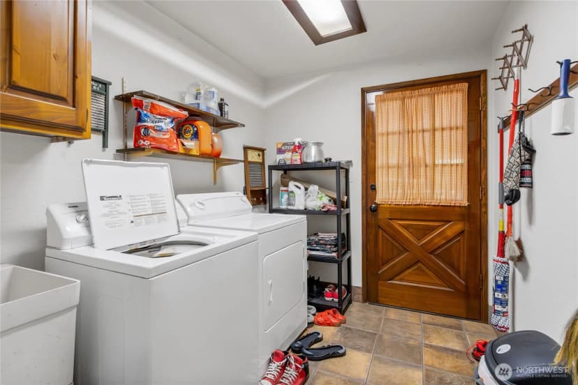 Property photo for 41019 Dean Kreger Road E, Eatonville photo 13