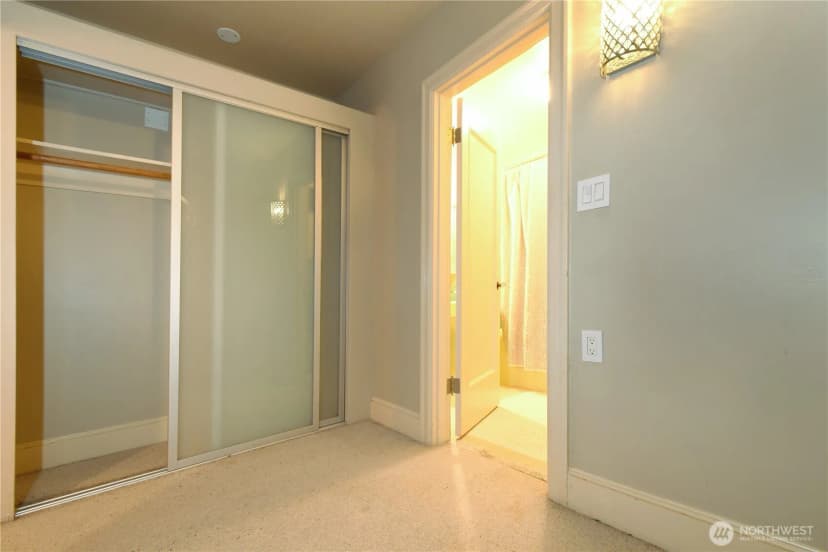 Property photo for 1101 17th Ave #207, Seattle photo 19