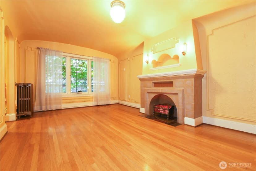 Property photo for 1101 17th Ave #207, Seattle photo 2