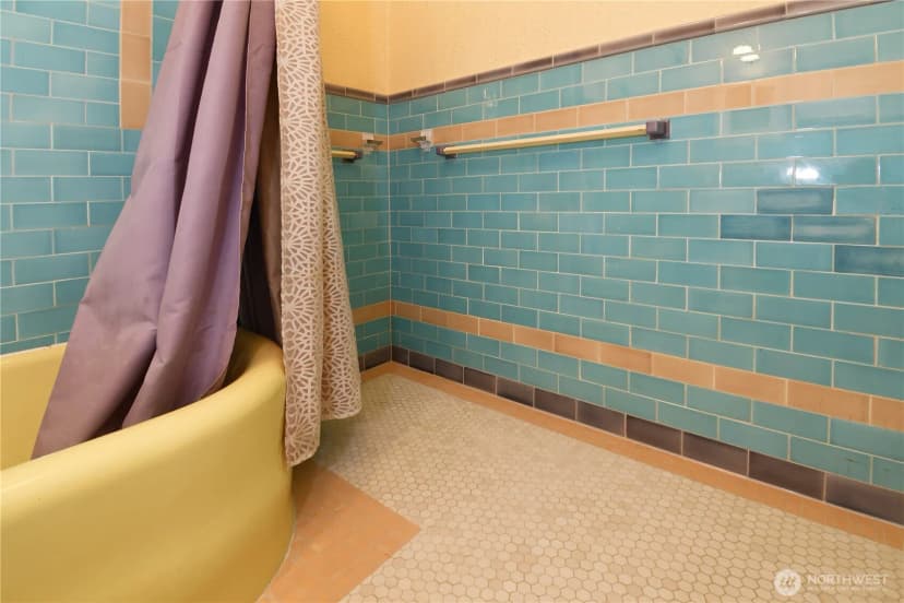 Property photo for 1101 17th Ave #207, Seattle photo 23