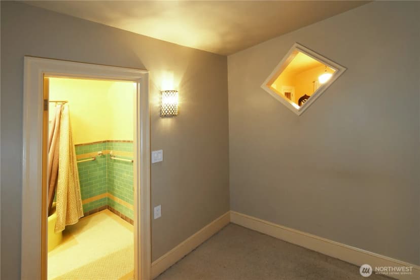 Property photo for 1101 17th Ave #207, Seattle photo 20