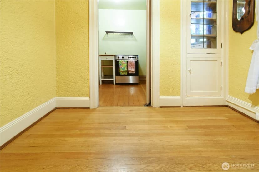 Property photo for 1101 17th Ave #207, Seattle photo 11
