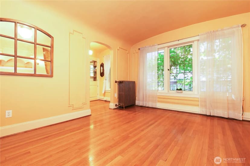 Property photo for 1101 17th Ave #207, Seattle photo 3
