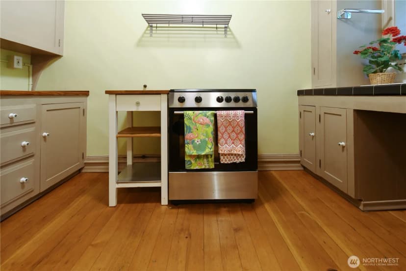 Property photo for 1101 17th Ave #207, Seattle photo 12
