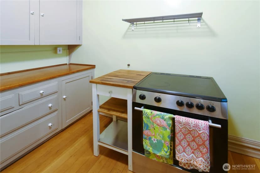 Property photo for 1101 17th Ave #207, Seattle photo 16