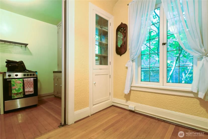 Property photo for 1101 17th Ave #207, Seattle photo 10
