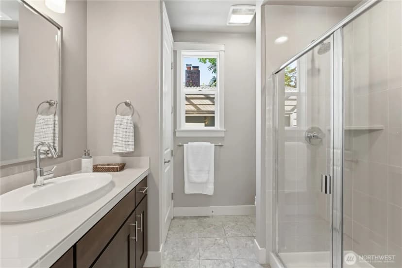 Property photo for 13424 Ne 80th Street, Redmond photo 17