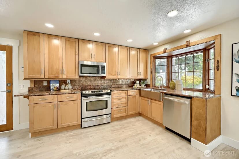 Property photo for 11914 Ne 148th Street, Kirkland photo 9