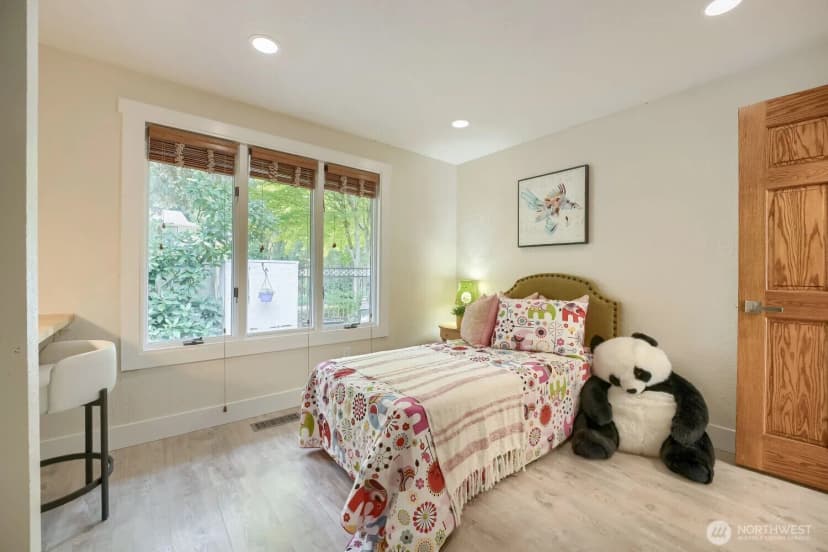 Property photo for 11914 Ne 148th Street, Kirkland photo 14