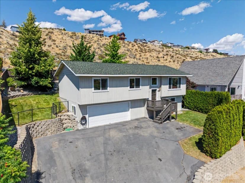 Property photo for 215 San Remo Lane, Chelan photo 3