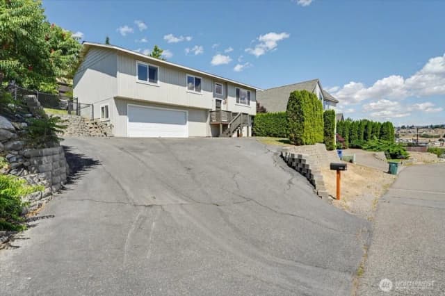 Property photo for 215 San Remo Lane, Chelan photo 4