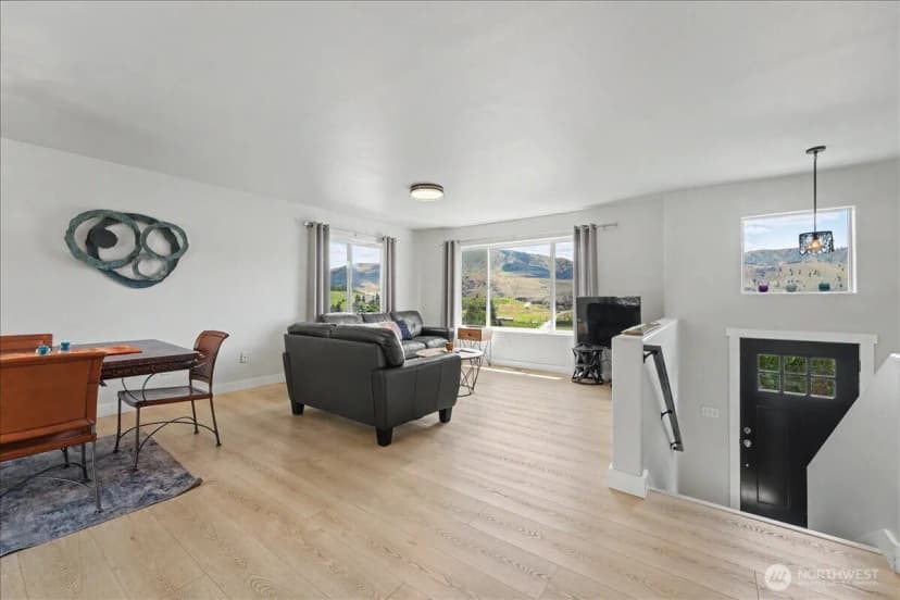 Property photo for 215 San Remo Lane, Chelan photo 7