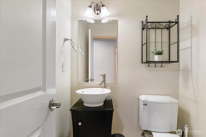 Property photo for 160 Ne Melrose Drive, Oak Harbor photo 18