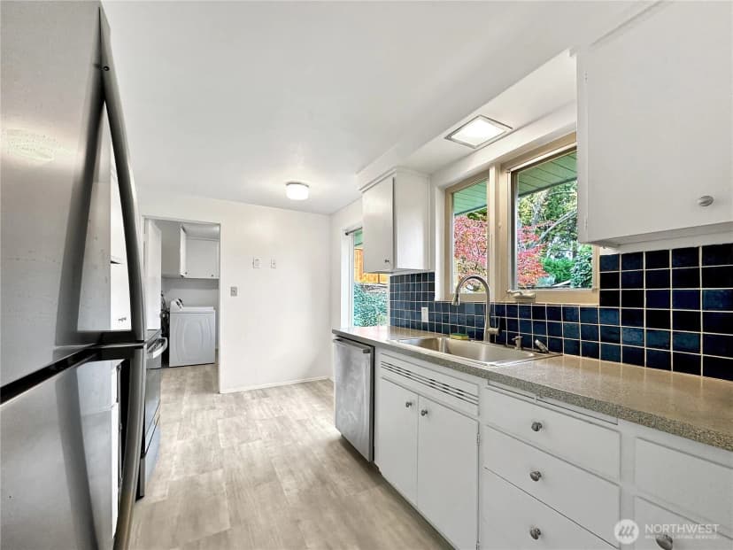 Property photo for 7920 Ne 26th Street, Medina photo 6