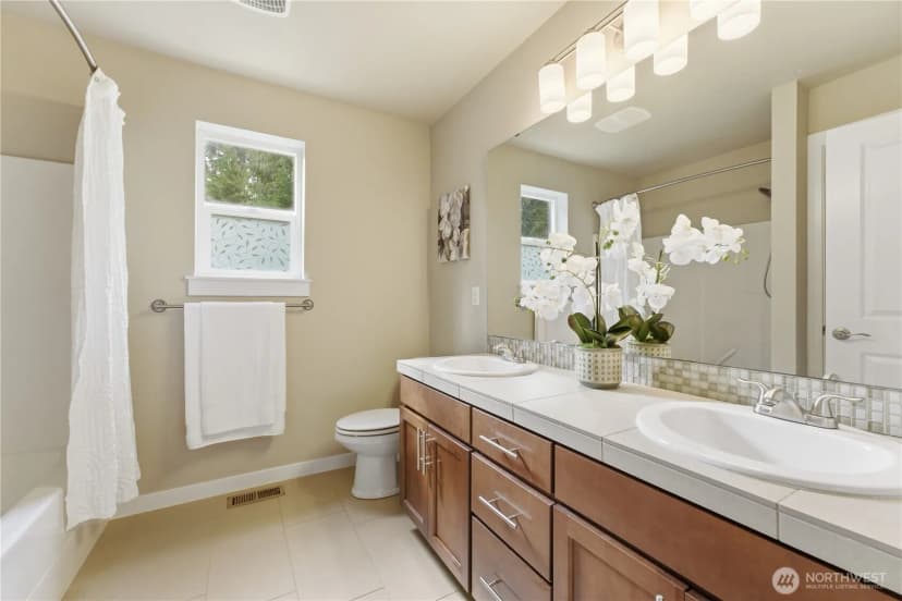 Property photo for 16005 74th Avenue Ne, Kenmore photo 26