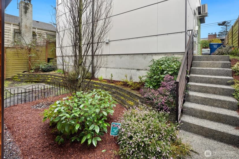 Property photo for 8358 19th Avenue Nw #b, Seattle photo 23
