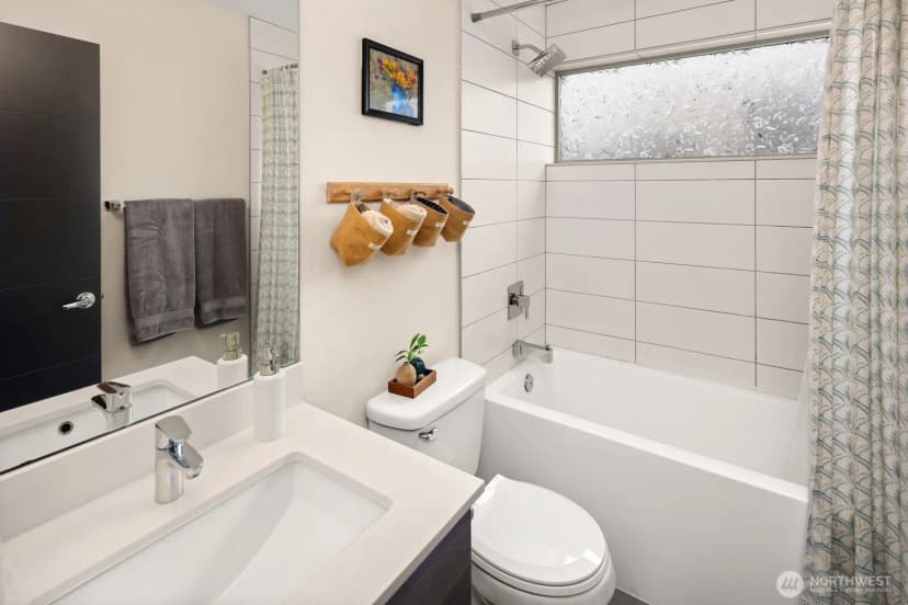 Property photo for 8358 19th Avenue Nw #b, Seattle photo 14