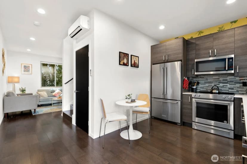 Property photo for 8358 19th Avenue Nw #b, Seattle photo 11