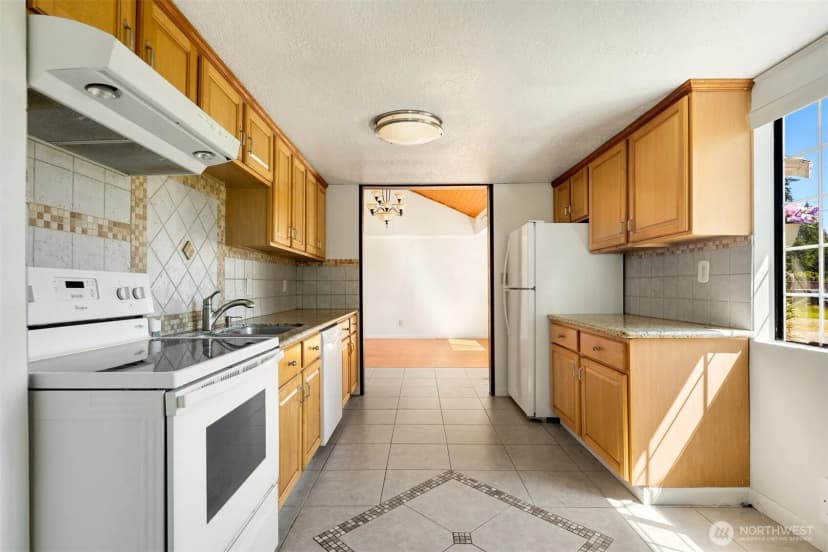 Property photo for 23516 20th Avenue W, Bothell photo 16