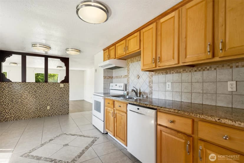Property photo for 23516 20th Avenue W, Bothell photo 13