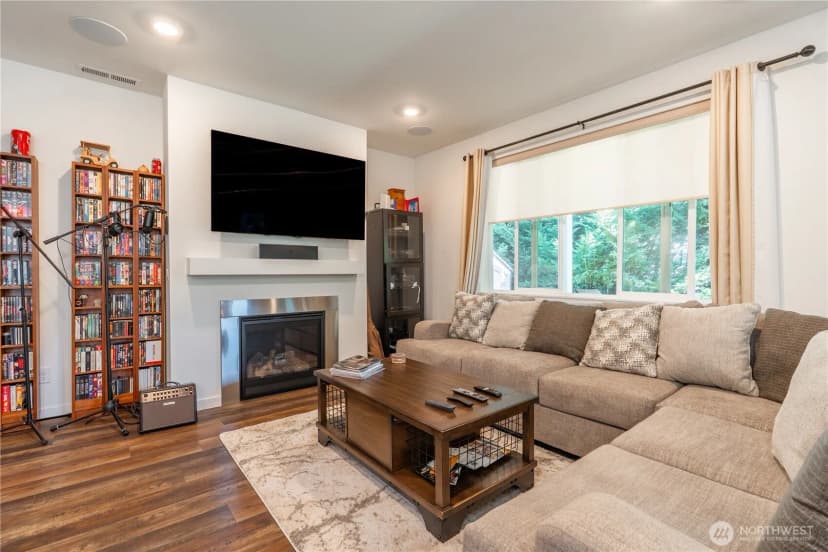 Property photo for 18025 123rd Street E, Bonney Lake photo 7