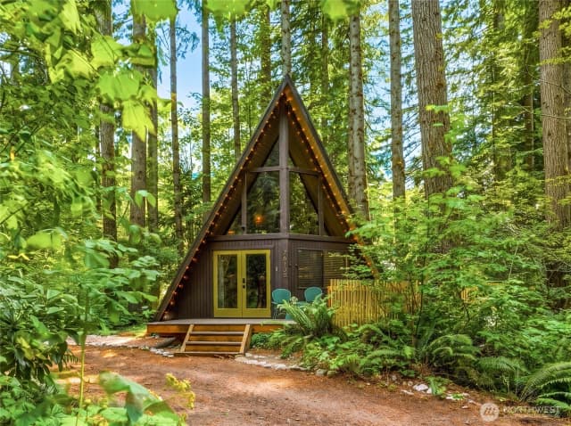 Property photo for 76135 Ne 122nd Street, Skykomish