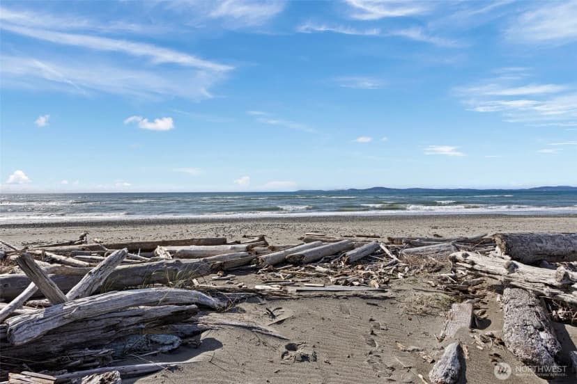 Property photo for 913 Riley Road, Oak Harbor photo 33