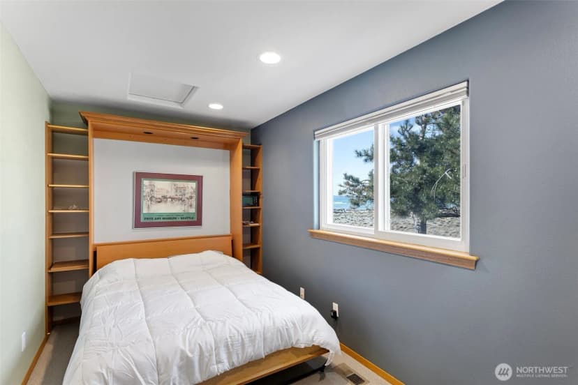 Property photo for 913 Riley Road, Oak Harbor photo 16