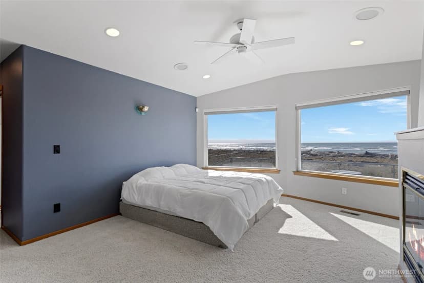Property photo for 913 Riley Road, Oak Harbor photo 14