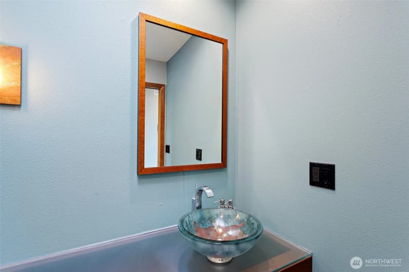 Property photo for 913 Riley Road, Oak Harbor photo 17