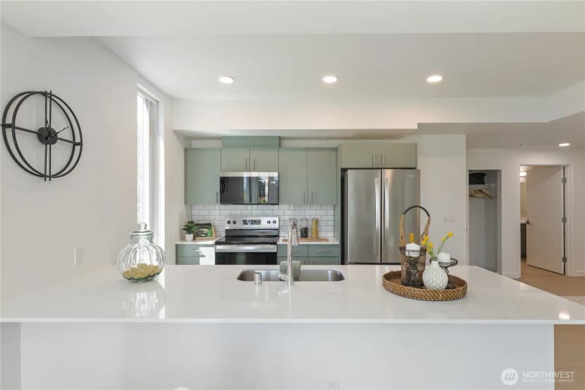 Property photo for 5819 Phinney Avenue N #206, Seattle photo 10