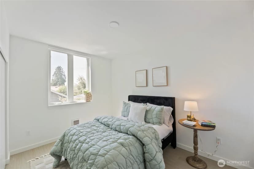 Property photo for 5819 Phinney Avenue N #206, Seattle photo 19