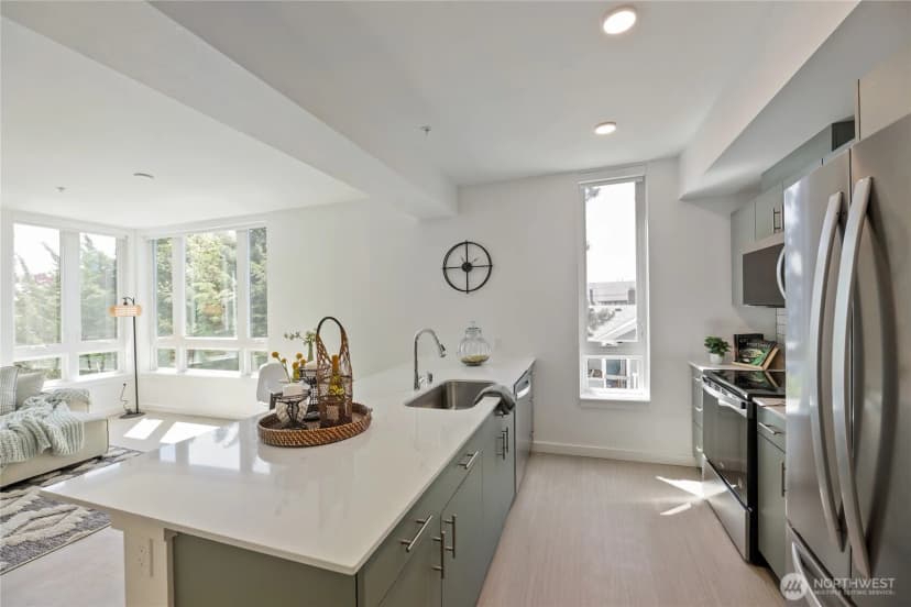 Property photo for 5819 Phinney Avenue N #206, Seattle photo 12