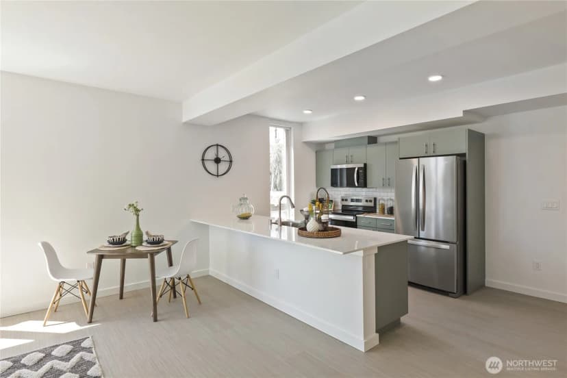 Property photo for 5819 Phinney Avenue N #206, Seattle photo 14