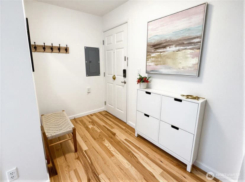 Property photo for 621 5th Avenue N #402, Seattle photo 16