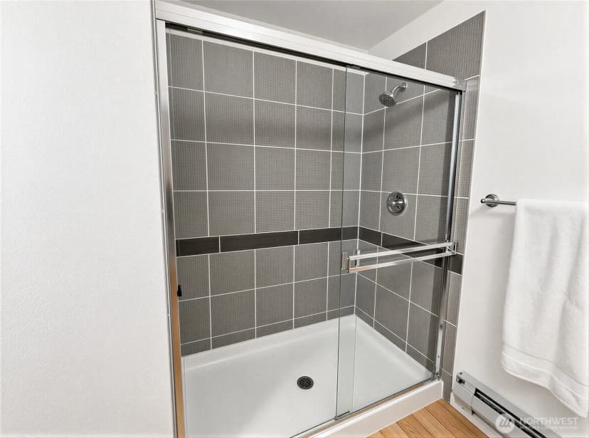 Property photo for 621 5th Avenue N #402, Seattle photo 14