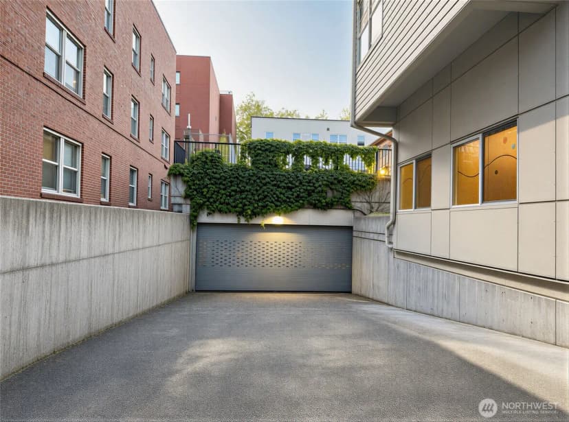 Property photo for 621 5th Avenue N #402, Seattle photo 19