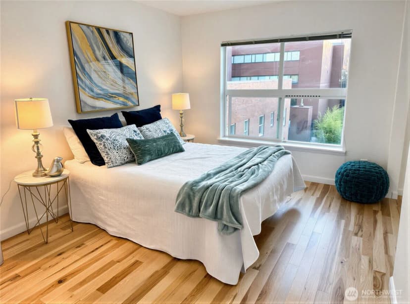 Property photo for 621 5th Avenue N #402, Seattle photo 11
