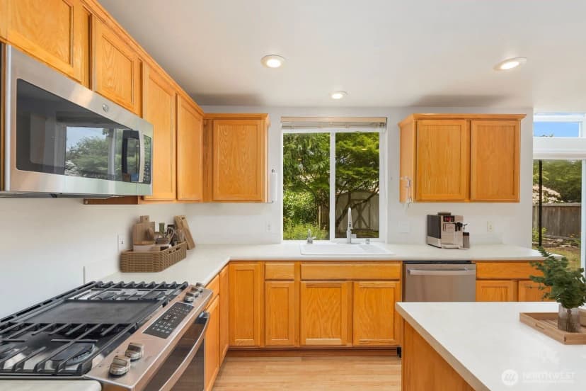 Property photo for 24201 231st Place Se, Maple Valley photo 6