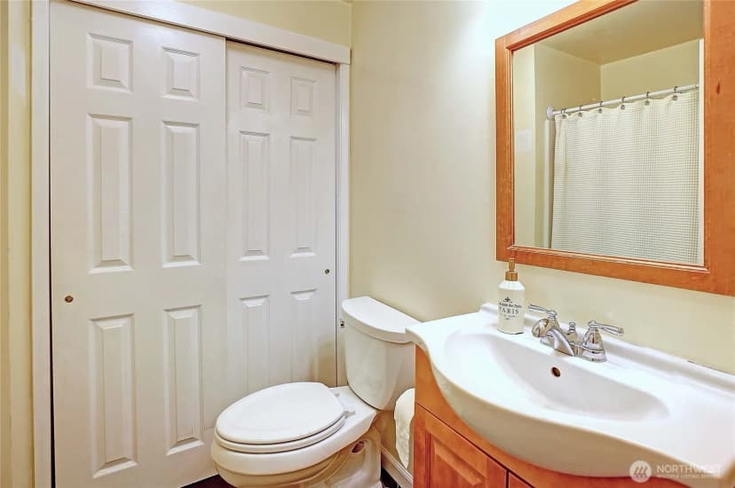 Property photo for 13806 W Lake Kathleen Drive Se, Renton photo 25