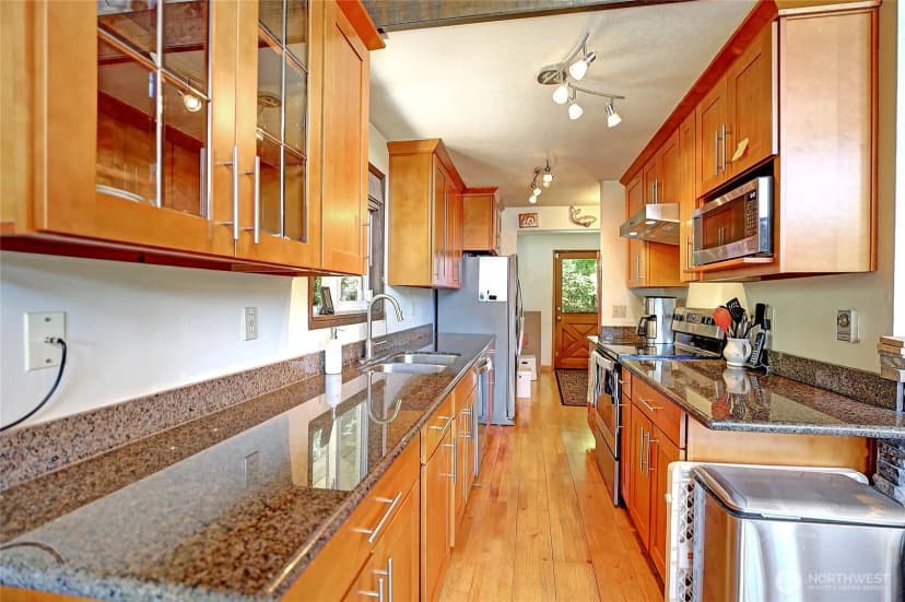 Property photo for 13806 W Lake Kathleen Drive Se, Renton photo 15