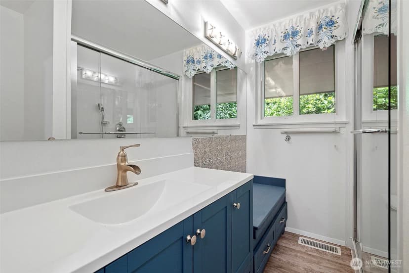 Property photo for 4973 Glenwood Road Sw, Port Orchard photo 18