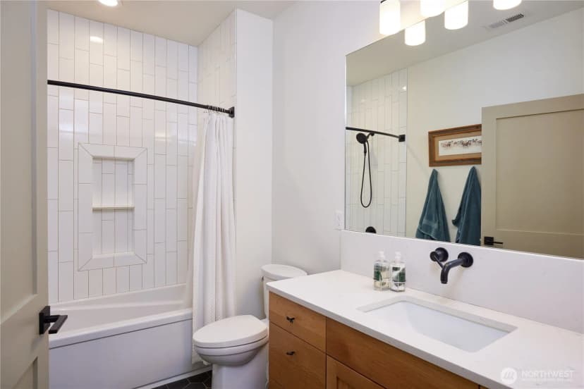 Property photo for 865 Ne Makiah Court, College Place photo 21