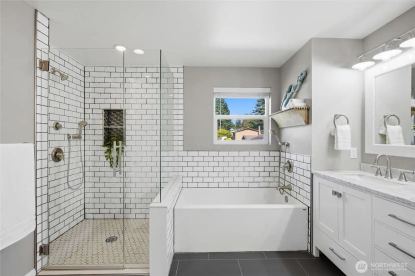 Property photo for 4930 183rd Place Sw, Lynnwood photo 19
