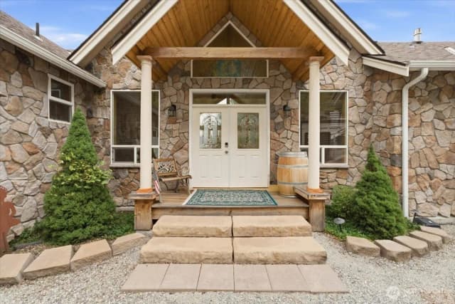 Property photo for 7371 Ridgeview Drive, Chelan photo 4