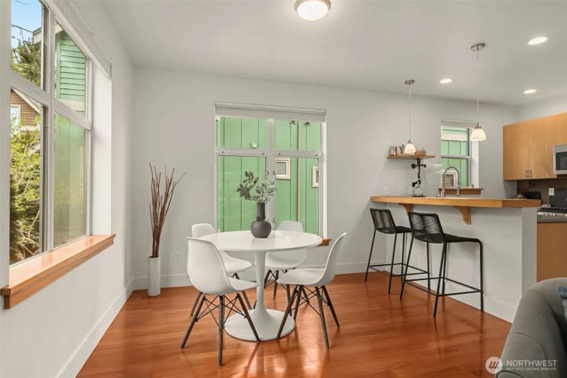 Property photo for 2815 24th Avenue S, Seattle photo 12